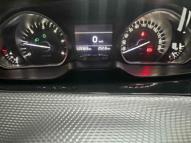 PEUGEOT 208 1.6 HDi 75CV Allure