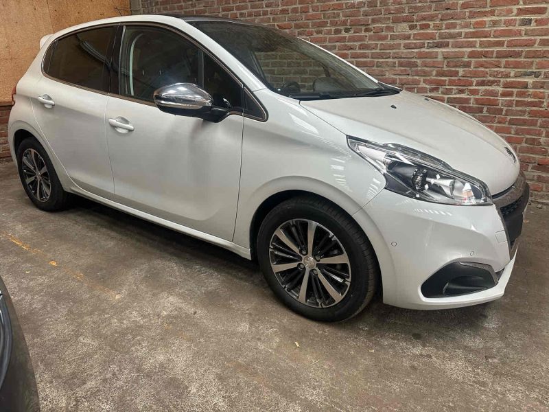 PEUGEOT 208 1.6 HDi 75CV Allure