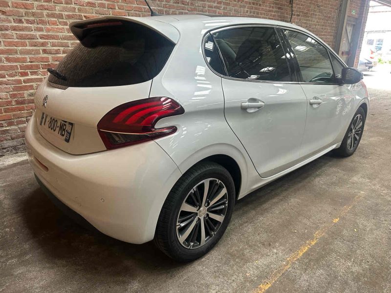 PEUGEOT 208 1.6 HDi 75CV Allure