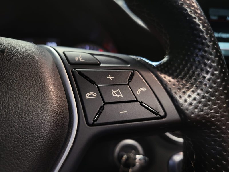 Mercedes CLASSE A 180 D 7G-DCT 109CV SENSATION /TOIT OUVRANT/ CAMERA DE RECUL