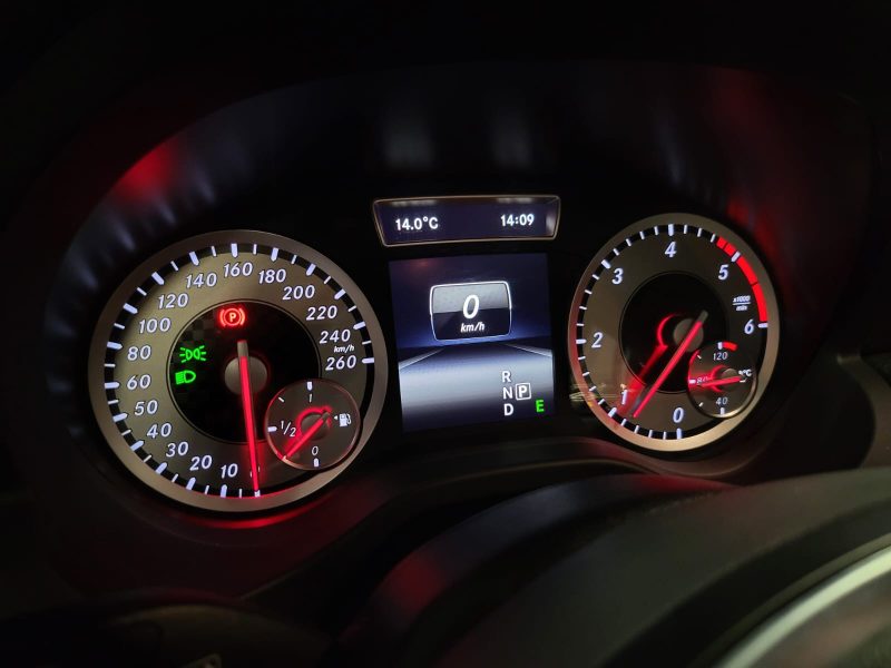 Mercedes CLASSE A 180 D 7G-DCT 109CV SENSATION /TOIT OUVRANT/ CAMERA DE RECUL