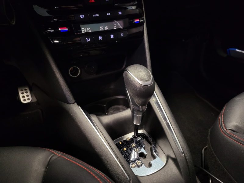 PEUGEOT 208 1.2 EAT6 110cv GT LINE / CARPLAY / GPS / CLIM BI-ZONE