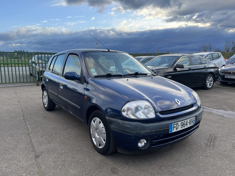 RENAULT CLIO II 2001
