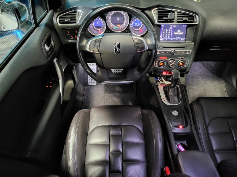 DS DS4 2.0 BlueHDi 180cv Sport Chic BVA / SIEGES CHAUFFANT-MASSANT/CAMERA DE RECUL/APPLE CARPLAY