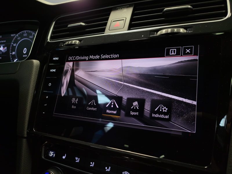 VOLKSWAGEN GOLF VII 2.0 GTI TCR 290cv /TOIT OUVRANT+DYNAUDIO+VIRTUAL/