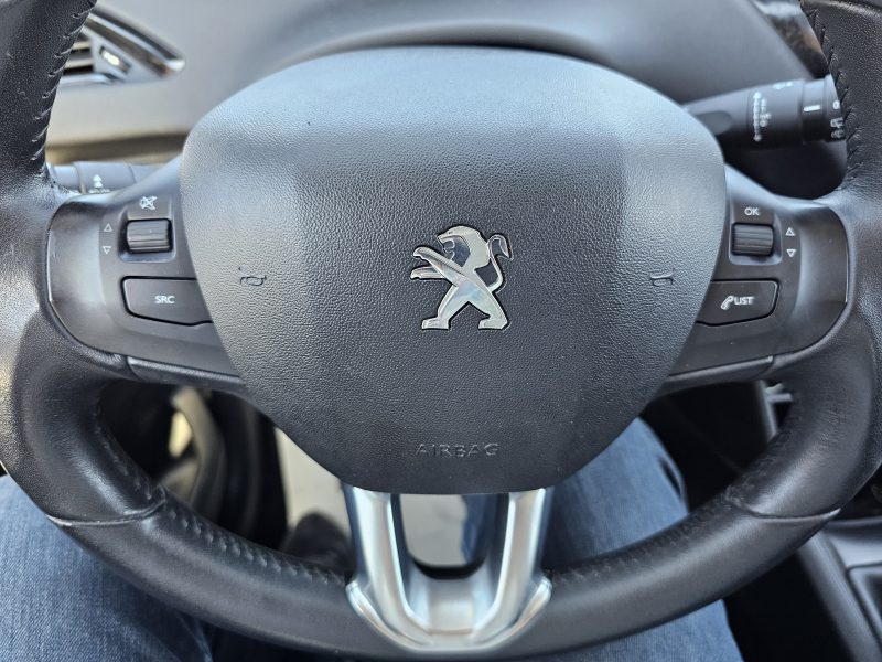 PEUGEOT 208  1,2 VTI 82 CH CLIM 