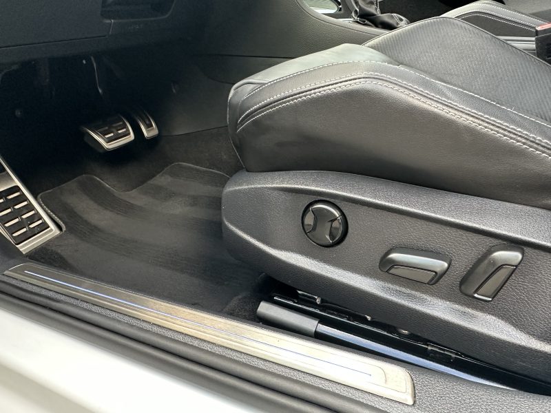 VOLKSWAGEN Golf 7R VII R 2.0 TSI 300 4MOTION DSG*PANO*ACC*CAMERA*CUIR*