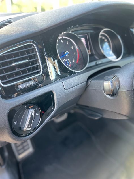 VOLKSWAGEN GOLF VII 2015