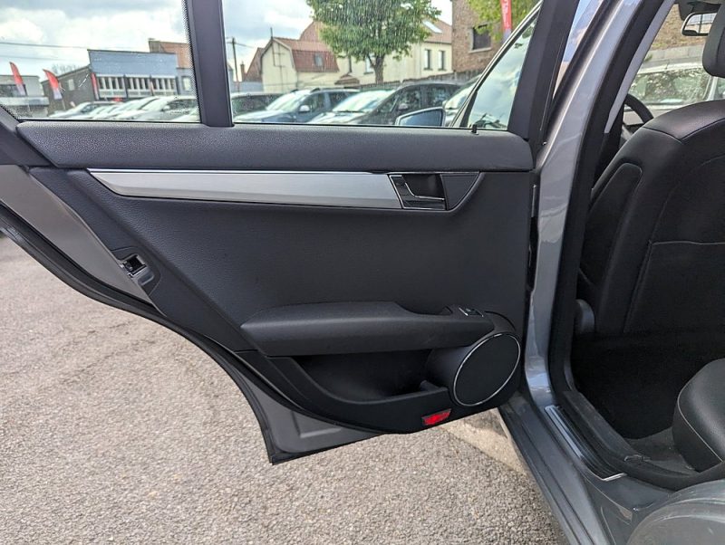 MERCEDES  C 200 2009