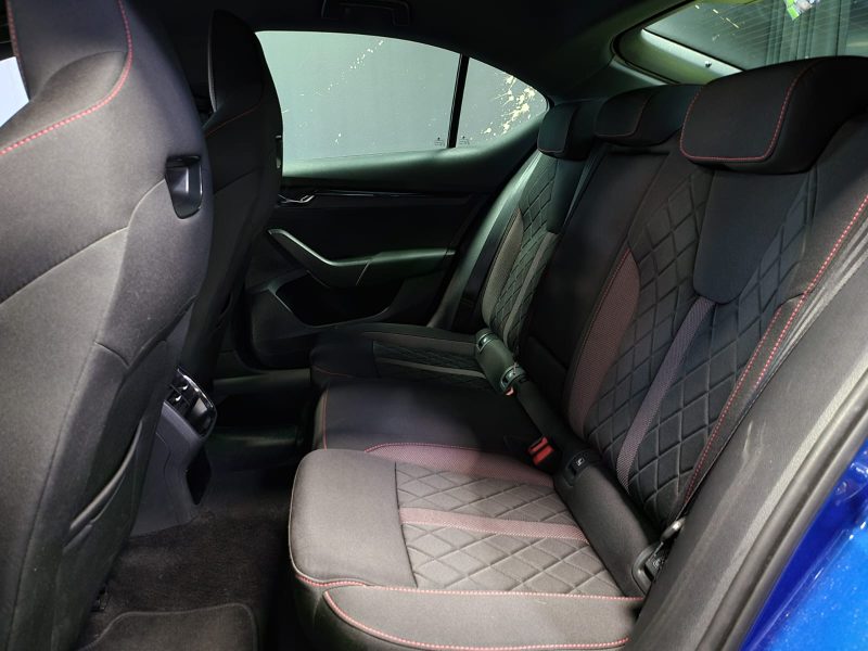 SKODA OCTAVIA RS 2.0 TDI DSG7 200cv / SUIVI SKODA / VIRTUAL COCKPIT / CARPLAY / PHARES LED DIRECTION