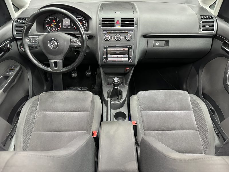 VOLKSWAGEN TOURAN 2013