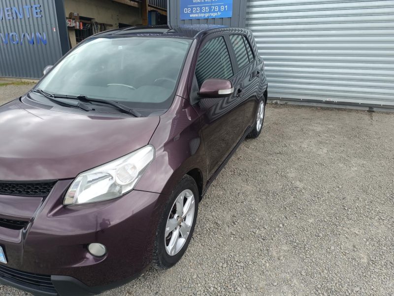 TOYOTA URBAN CRUISER 2009