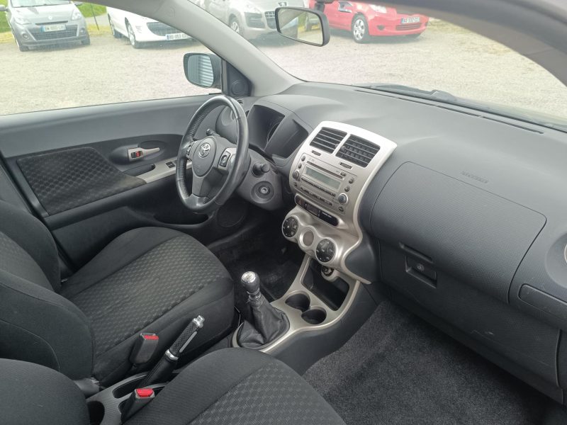 TOYOTA URBAN CRUISER 2009