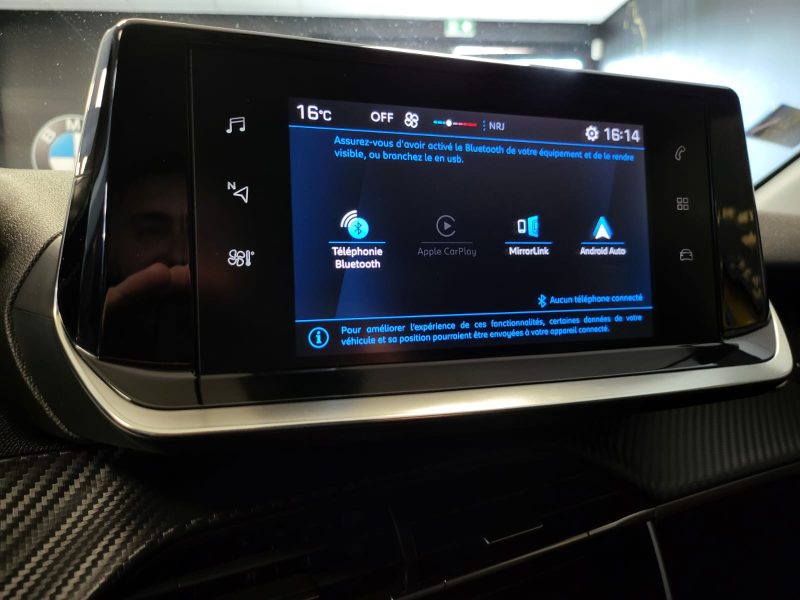 PEUGEOT 208 1.2 PURETECH 75cv STYLE  APPLE CARPLAY / FEUX FULL LED / REGULATEUR / LIMITEUR 