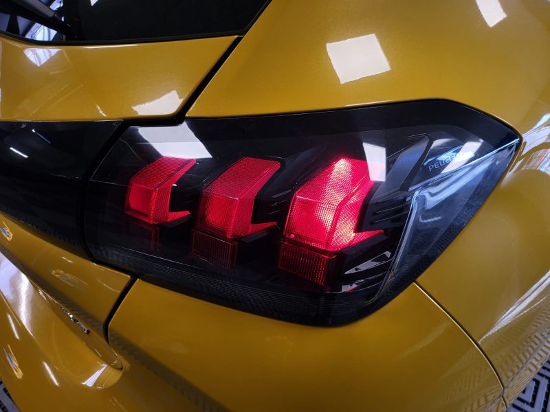 PEUGEOT 208 1.2 PURETECH 75cv STYLE  APPLE CARPLAY / FEUX FULL LED / REGULATEUR / LIMITEUR 