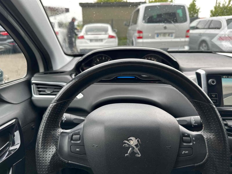 PEUGEOT 208 I 2013