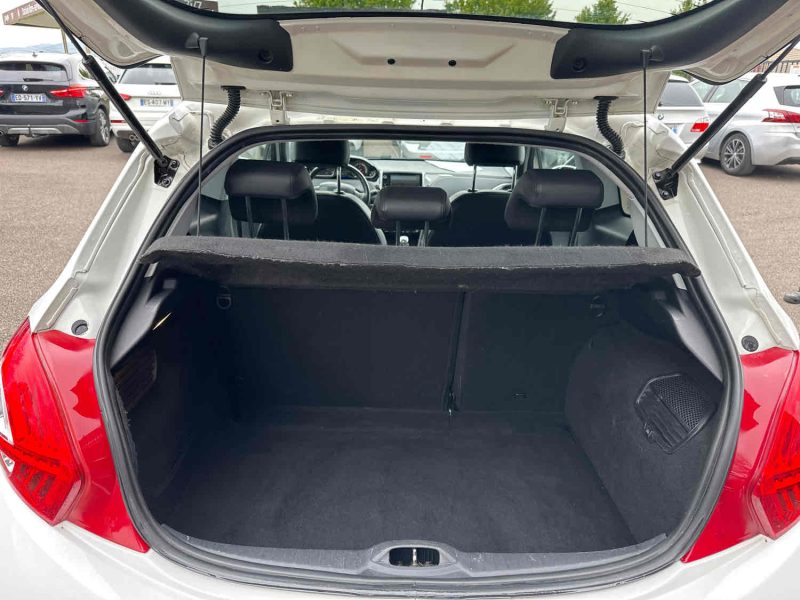 PEUGEOT 208 I 2013