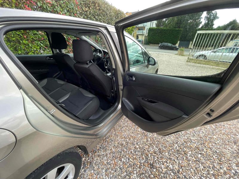 PEUGEOT 308 I 2011 1.6 HDi 1560cm3 112cv