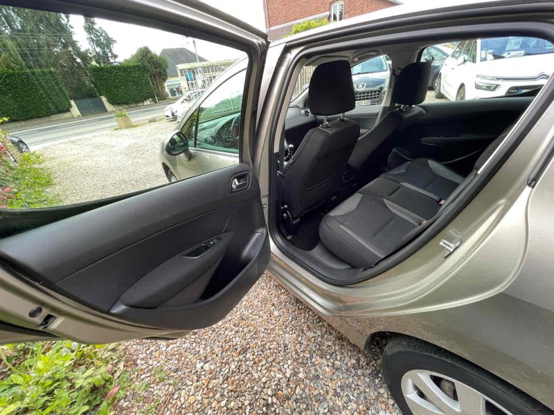 PEUGEOT 308 I 2011 1.6 HDi 1560cm3 112cv