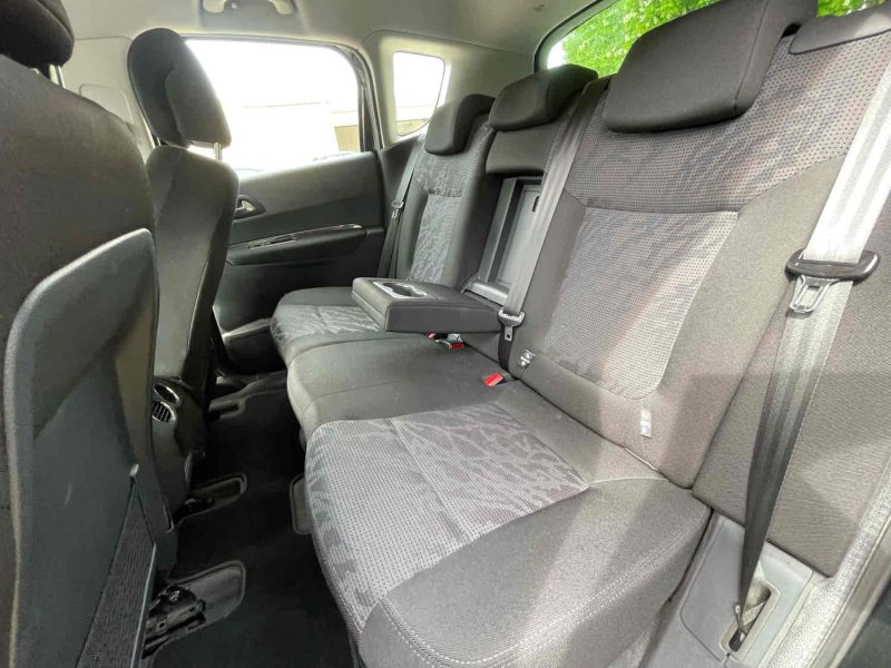 PEUGEOT 3008 Monospace 2011