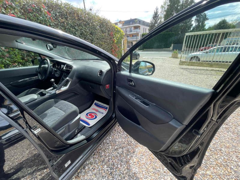 PEUGEOT 3008 Monospace 2011