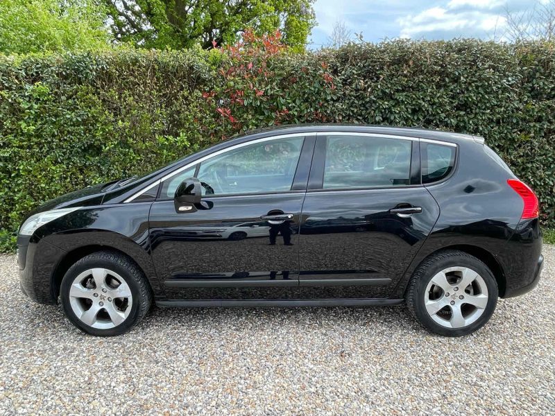PEUGEOT 3008 Monospace 2011