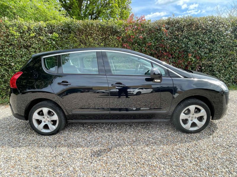 PEUGEOT 3008 Monospace 2011