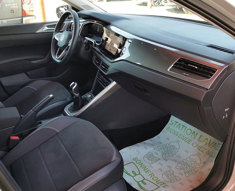 VOLKSWAGEN POLO 1,0TSI 95CH CARAT 2022