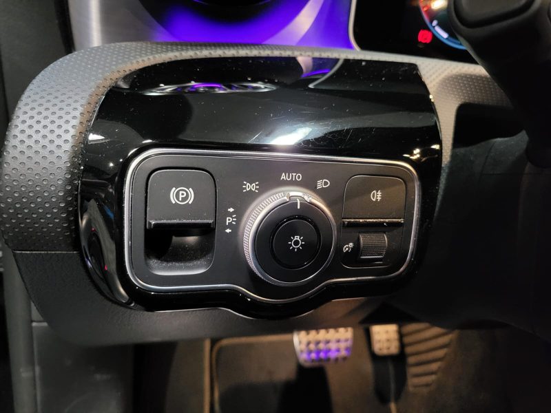 CLA 200 d 150cv PACK AMG ECLAIRAGE D'AMBIANCE / SIEGES CHAUFFANT / CARPLAY / PREMIERE MAIN ENTRETIEN