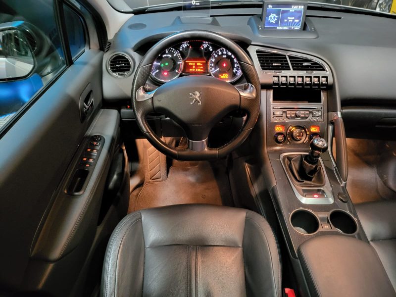 PEUGEOT 3008 1.6 BlueHDi 120cv Féline BVM6 / SIEGES CHAUFFANT/CAMERA DE RECUL/AFFICHAGE TETE HAUTE