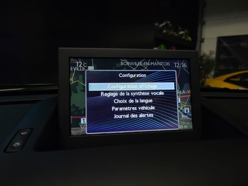 PEUGEOT 3008 1.6 BlueHDi 120cv Féline BVM6 / SIEGES CHAUFFANT/CAMERA DE RECUL/AFFICHAGE TETE HAUTE