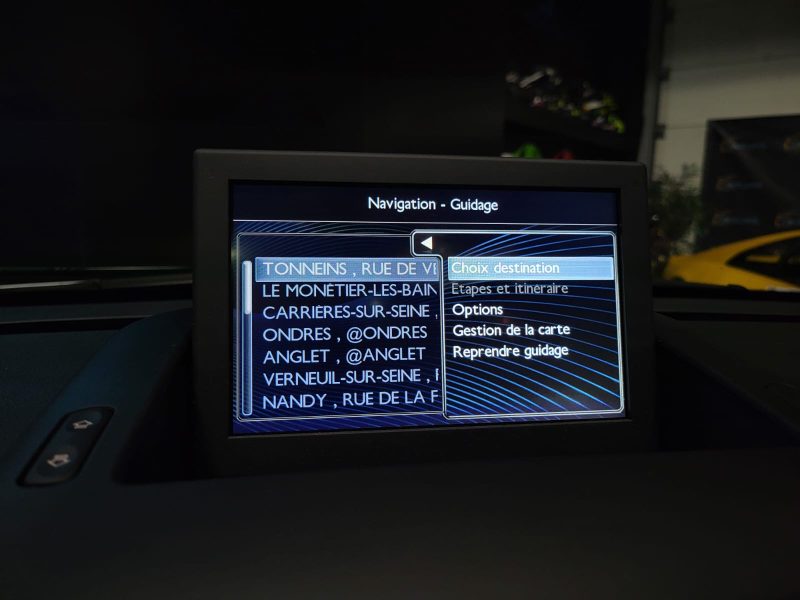 PEUGEOT 3008 1.6 BlueHDi 120cv Féline BVM6 / SIEGES CHAUFFANT/CAMERA DE RECUL/AFFICHAGE TETE HAUTE