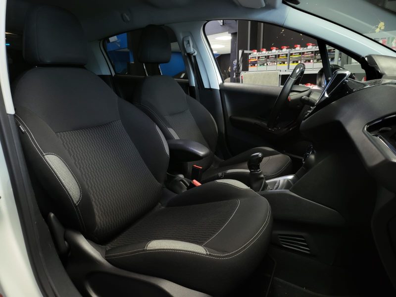 PEUGEOT 208 ACTIVE 1.6 HDI 120cv PACK GTI STAGE 1 BR PERFORMANCE / SUIVI COMPLET PEUGEOT / APPLE CAR