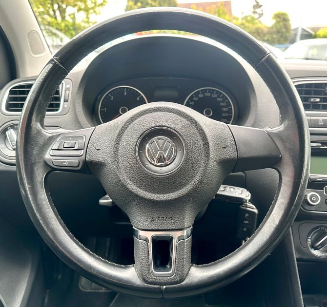 VOLKSWAGEN POLO V 2010