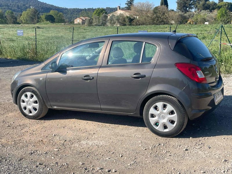 OPEL CORSA E 2013