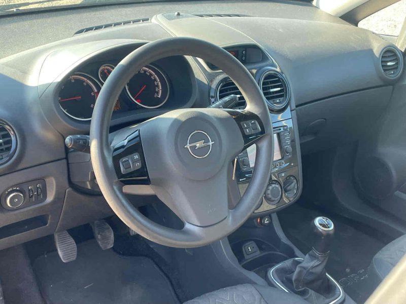 OPEL CORSA E 2013