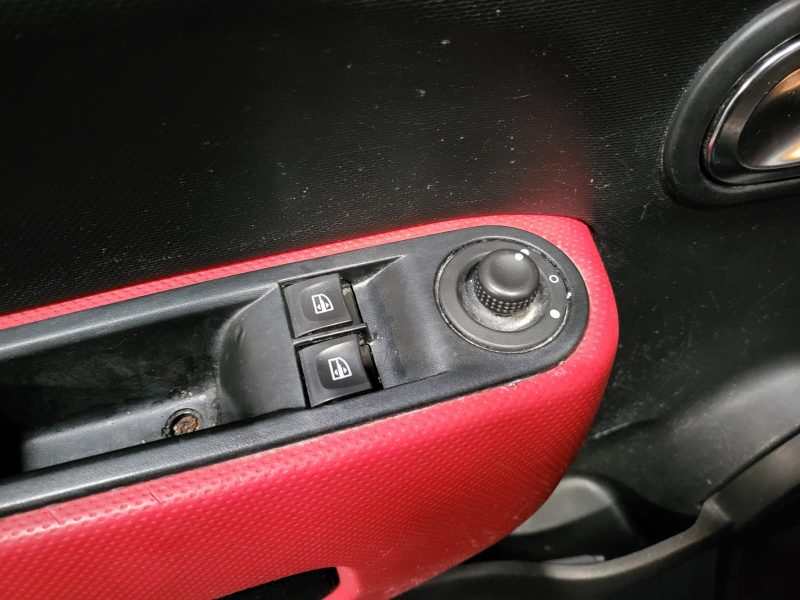 RENAULT TWINGO III 0.9 TCe 90cv Energy Limited / RADAR-AR/SYSTEME R-LINK/BLUETOOTH