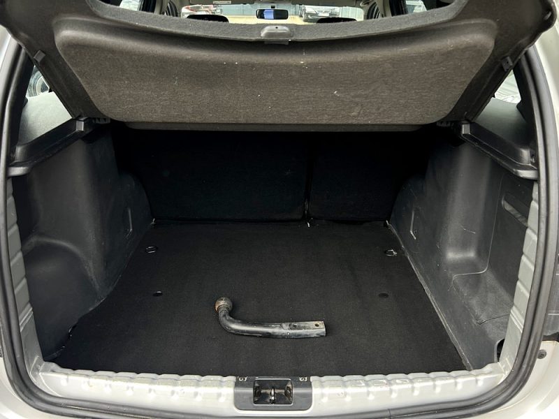 DACIA DUSTER PHASE 2 LAUREATE 1.5 DCI 90 ATTELAGE GPS BLUETOOTH REGULATEUR LIMITEUR - Garantie 1 an