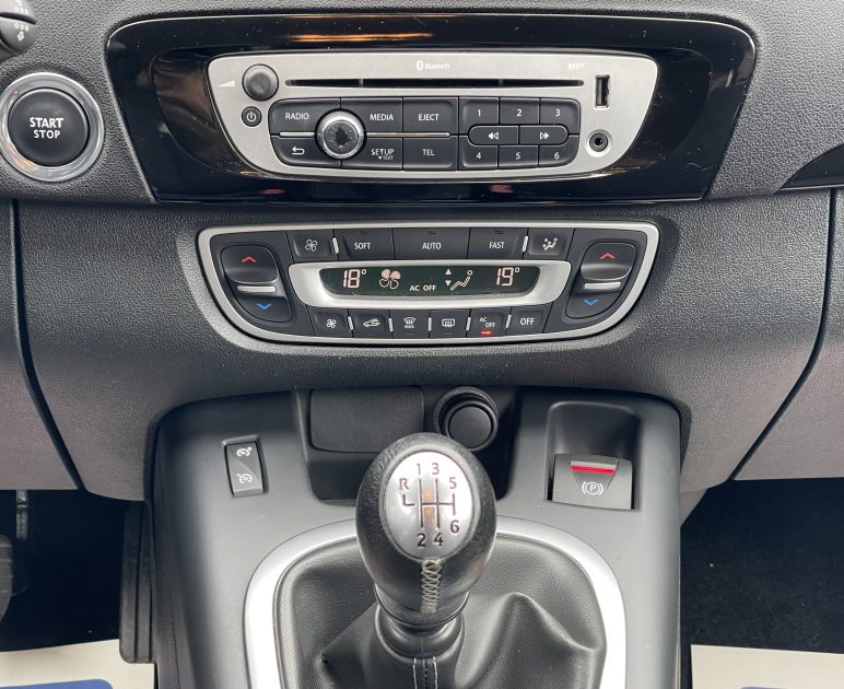 RENAULT SCENIC III 1.6 DCI 130 FAP 