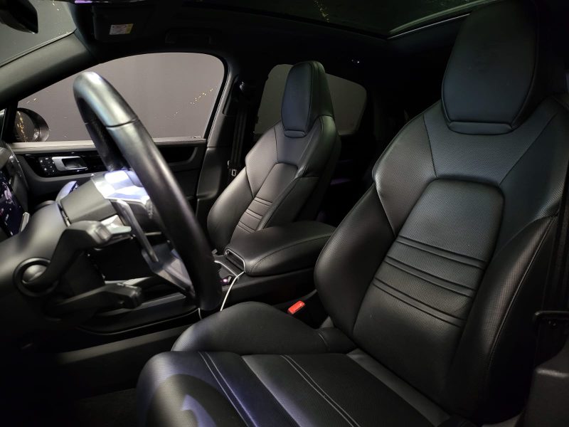PORSCHE CAYENNE 3.0 E-HYBRID COUPE 462cv SUIVI COMPLET PORSCHE / ATTELAGE / PACK SONO BASSLINK MINI