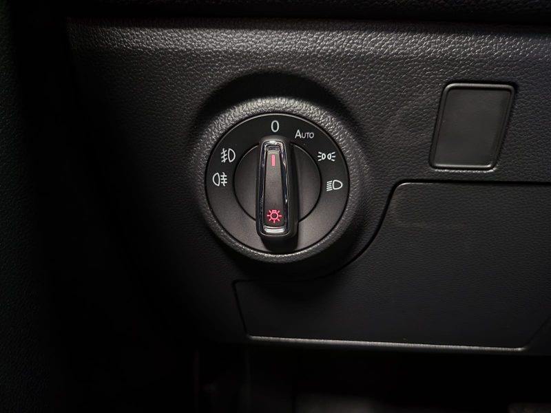 SEAT IBIZA 1.6 TDI 95cv FR / TOIT OUVRANT+VIRTUAL COCKPIT+CARPLAY+CAMÉRA DE REC