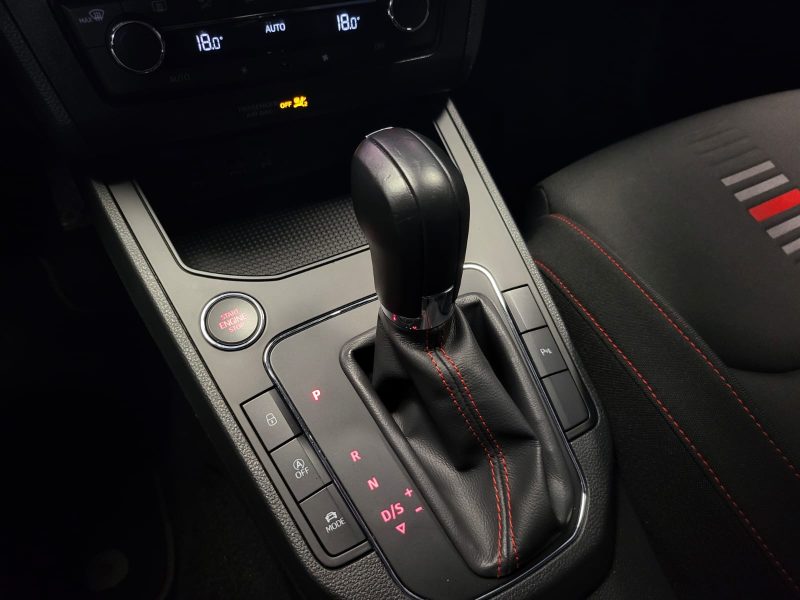 SEAT IBIZA 1.6 TDI 95cv FR / TOIT OUVRANT+VIRTUAL COCKPIT+CARPLAY+CAMÉRA DE REC