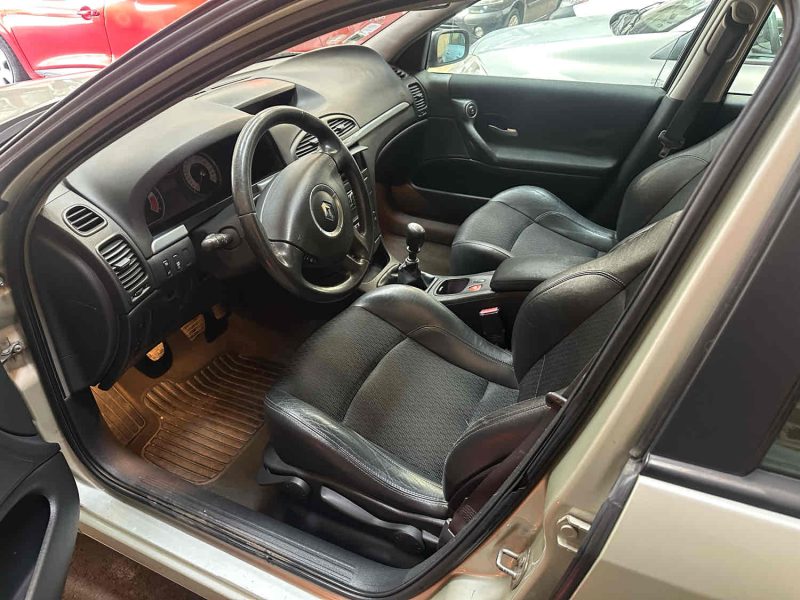 RENAULT LAGUNA II 1.9 DCi 120 CV