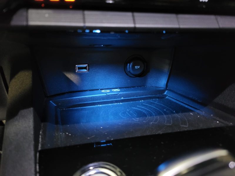 PEUGEOT 5008 2.0 BlueHDi 180cv GT EAT 7PL / APPLE CARPLAY/SIEGES CHAUFFANT-MASSANT/CAMERA DE RECUL