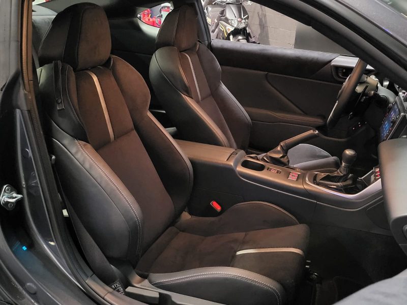 TOYOTA GR86 2.4i 234cv Boîte Auto / APPLE CARPLAY/ANDROID AUTO/CAMERA DE RECUL/SIEGES CHAUFFANT