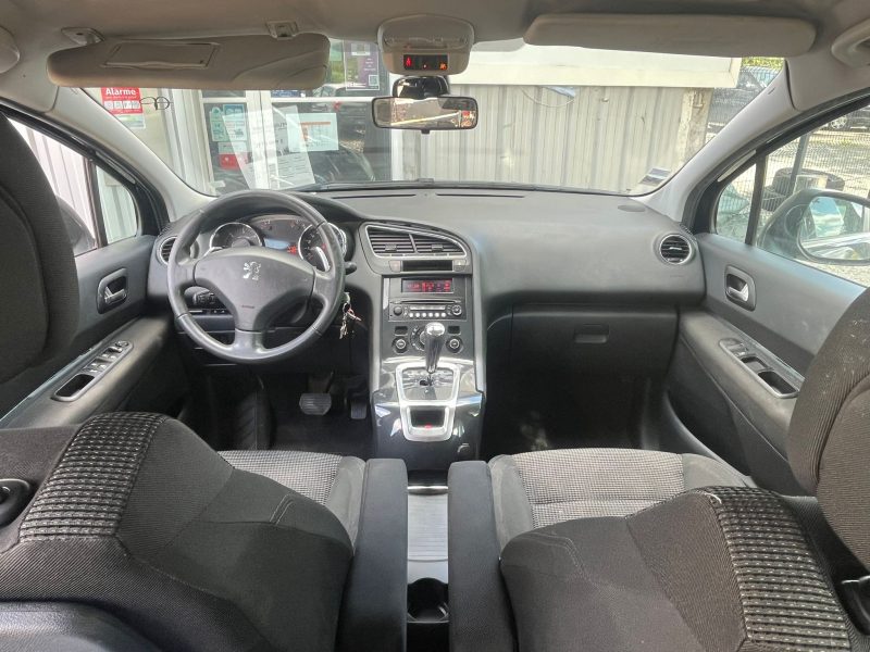 PEUGEOT 5008 2010