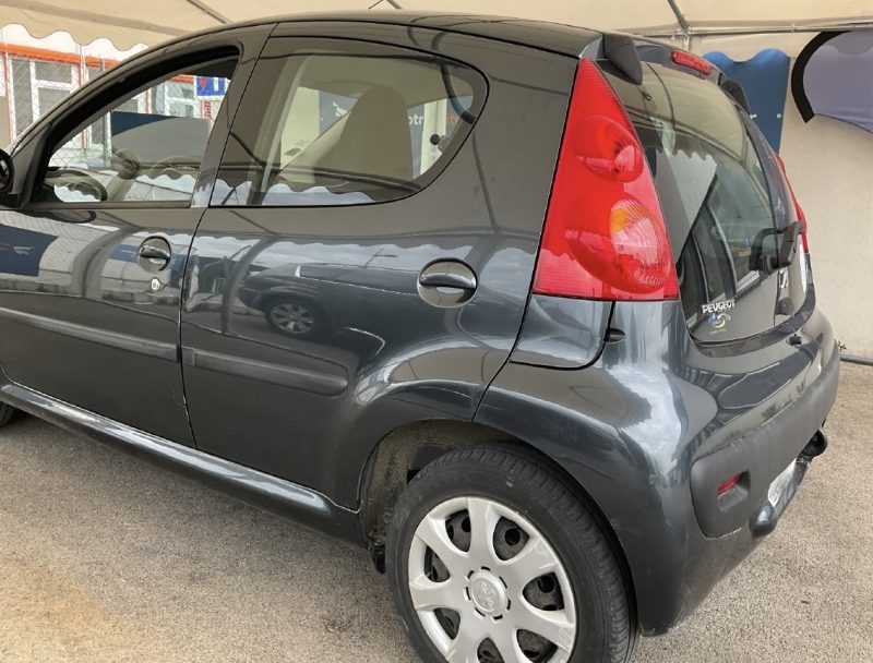 PEUGEOT 107 1.0 68 Cv PREMIERE MAIN / 29 900 Kms 5 PORTES CLIMATISATION BLUETOOTH - GARANTIE 1 AN