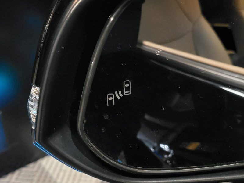 TOYOTA RAV4 Hybrid 2.5 VVT-i 218cv Lounge BVA / SIEGES CHAUFFANT-VENTILES/CAMERA/CHARGEUR A INDUCTIO