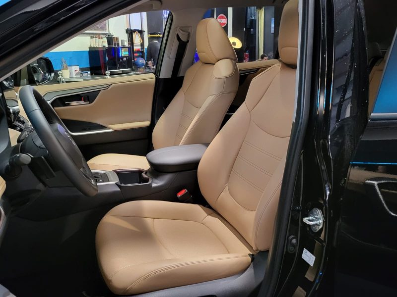 TOYOTA RAV4 Hybrid 2.5 VVT-i 218cv Lounge BVA / SIEGES CHAUFFANT-VENTILES/CAMERA/CHARGEUR A INDUCTIO