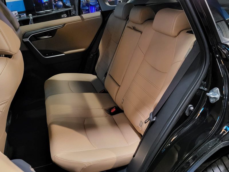 TOYOTA RAV4 Hybrid 2.5 VVT-i 218cv Lounge BVA / SIEGES CHAUFFANT-VENTILES/CAMERA/CHARGEUR A INDUCTIO